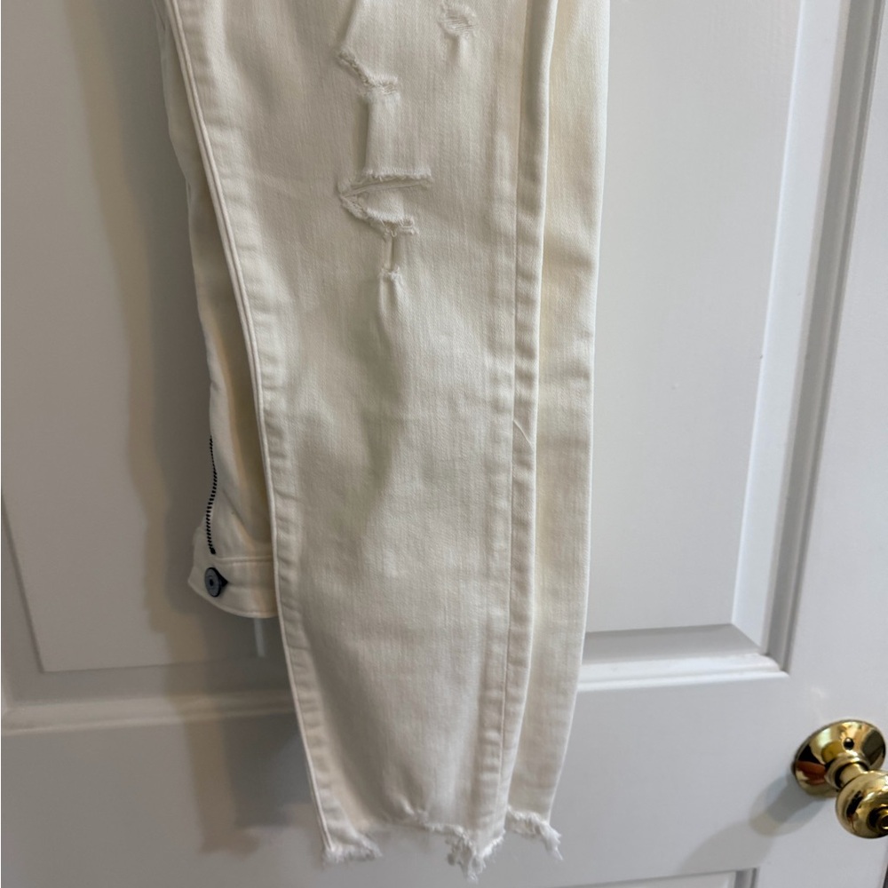 Abercrombie White Distressed Ankle Jeans with tags